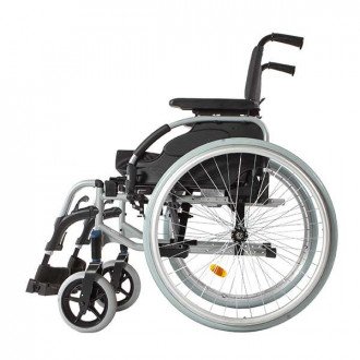 Кресла-коляска с ручным приводом Invacare Action 2 NG в Новосибирске